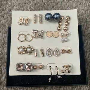 16 pairs of earrings